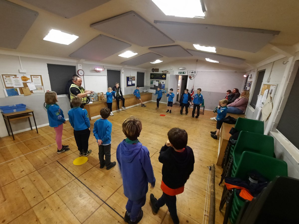 cheryll2439's tweet photo. @ForestPolice a huge thank you to PC Mark Evans for visiting 1st Sedbury and Tidenham Beaver Scouts tonight! They had an amazing time and our birthday beaver also had the best birthday thanks to the squad car candles! 

#roadsafety #CommunityImpact #Police #strangerdanger #lost https://t.co/m0KaqqzU9b