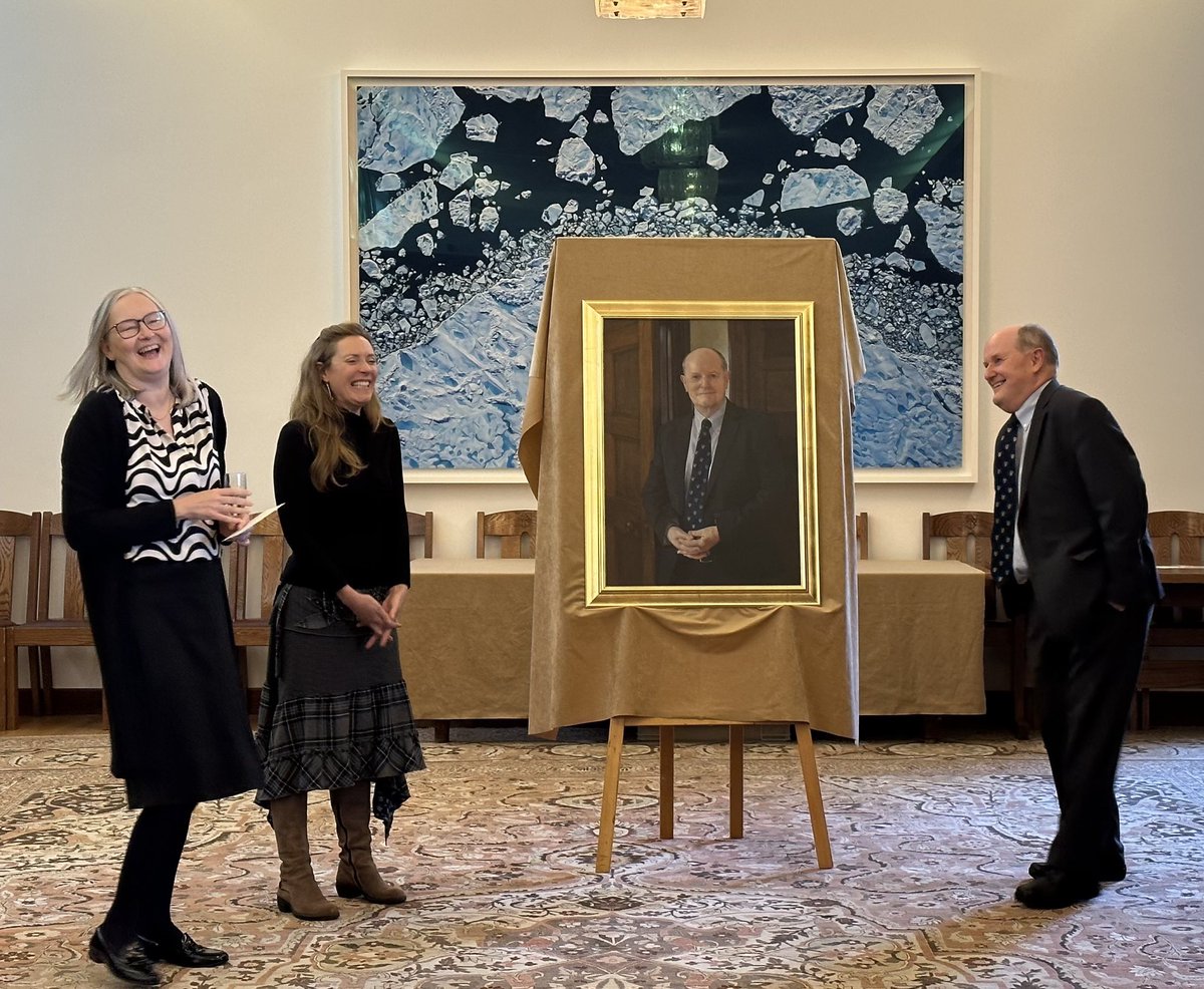 Today at an informal and warm-hearted gathering we unveiled the portrait of our master @rogermosey. Many thanks to @BekaSmithArt for her wonderful painting, and to our vice-master Janet O’Sullivan (left) for overseeing the project.