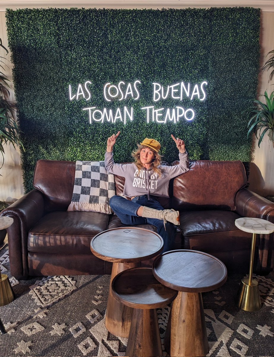 Went to this cool coffee shop in Gurnee, Illinois today...felt like this message was for the BoltFam.

For those of you not familiar with Spanish, it translates "Good things take time."

⚡Keep the faith, brethren, and don't forget to BOLT UP⚡

#purochargerpower