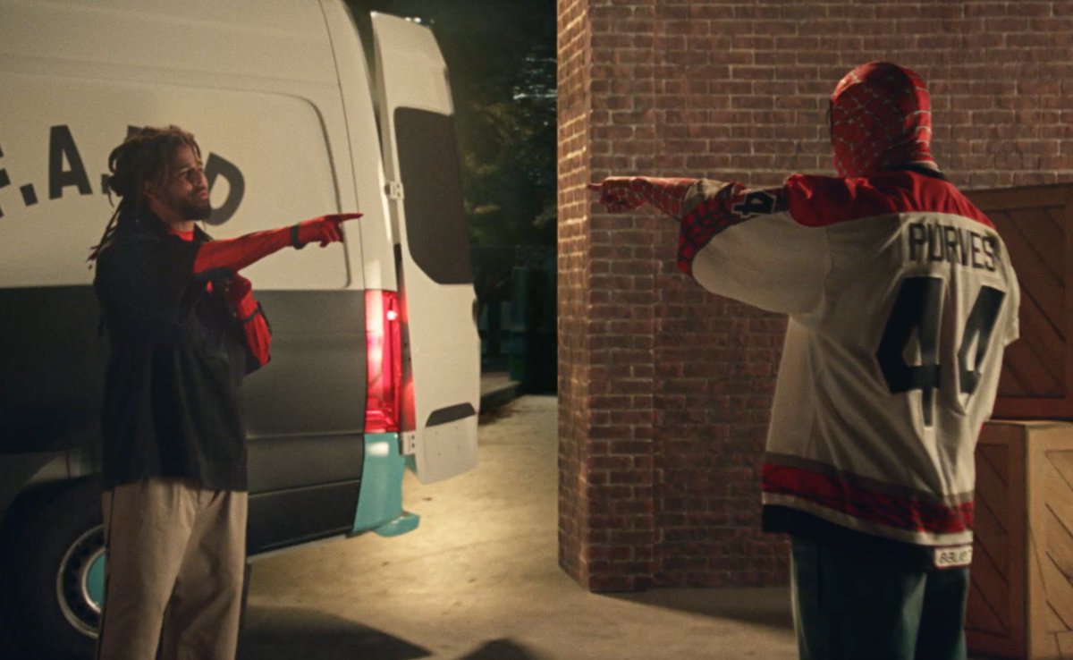 WordOnRd's tweet image. "The Spiderman meme is me looking at Drake." #FirstPersonShooter