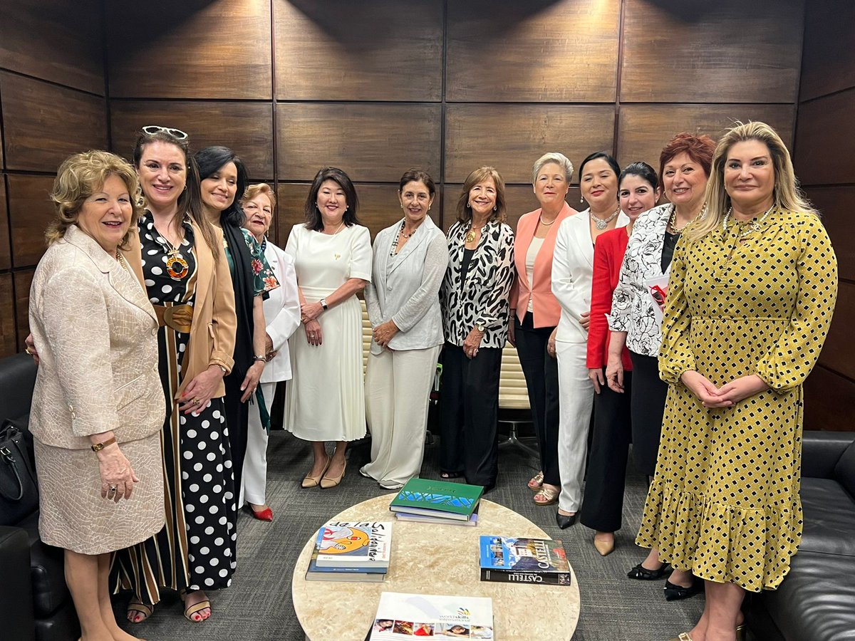 UIPBA's tweet photo. Representantes de nuestro Departamento de Mujeres Empresarias y de @redmia_ar participaron de la 8° Reunión de Género y Comercio en bloques regionales "Estrategias y Acciones para promover y fortalecer los Negocios de las Empresarias del Mercosur", realizada en la FIESP. 🤝 https://t.co/F7jkc403N5