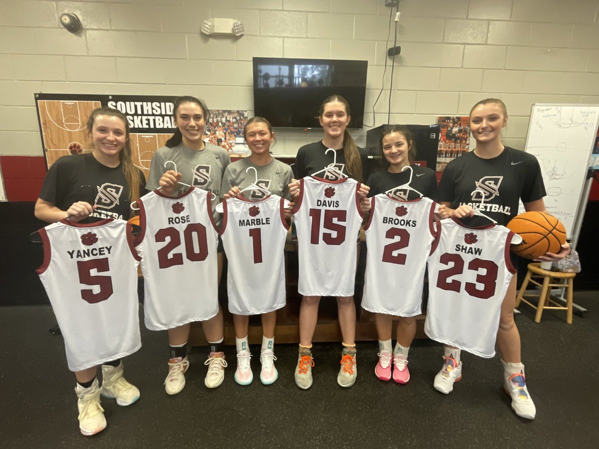 CoachJBowen's tweet photo. New Lady Panther Basketball tradition… Seniors last names on their home jerseys!! Ready for a great year with this talented group of ladies leading the way. #LTW https://t.co/ge0lCDc1xy