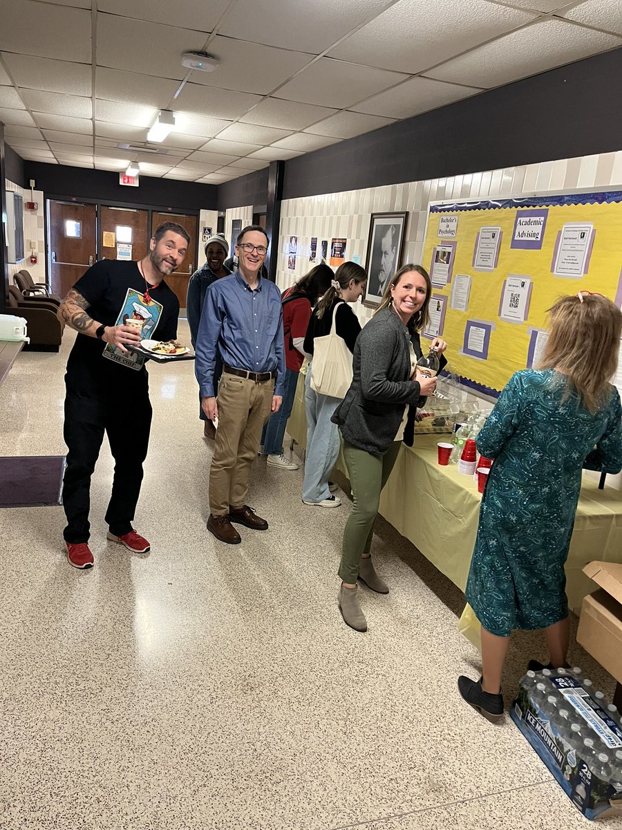 WIU_GenExpPsych's tweet photo. Thank you to our wonderful psychology department faculty for holding a Thanksgiving potluck for our hard working students! 💜💛 https://t.co/SK1c2wPcFR