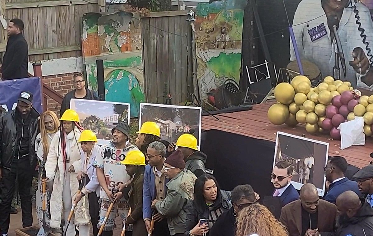 WeActRadio's tweet photo. Today @MayorBowser declared it #spikelee Day in DC @_DontMuteDC GoGo Museum groundbreaking! #dosomething #dontmutedc #202creates #RIPBundy https://t.co/qqqyzxr5gz