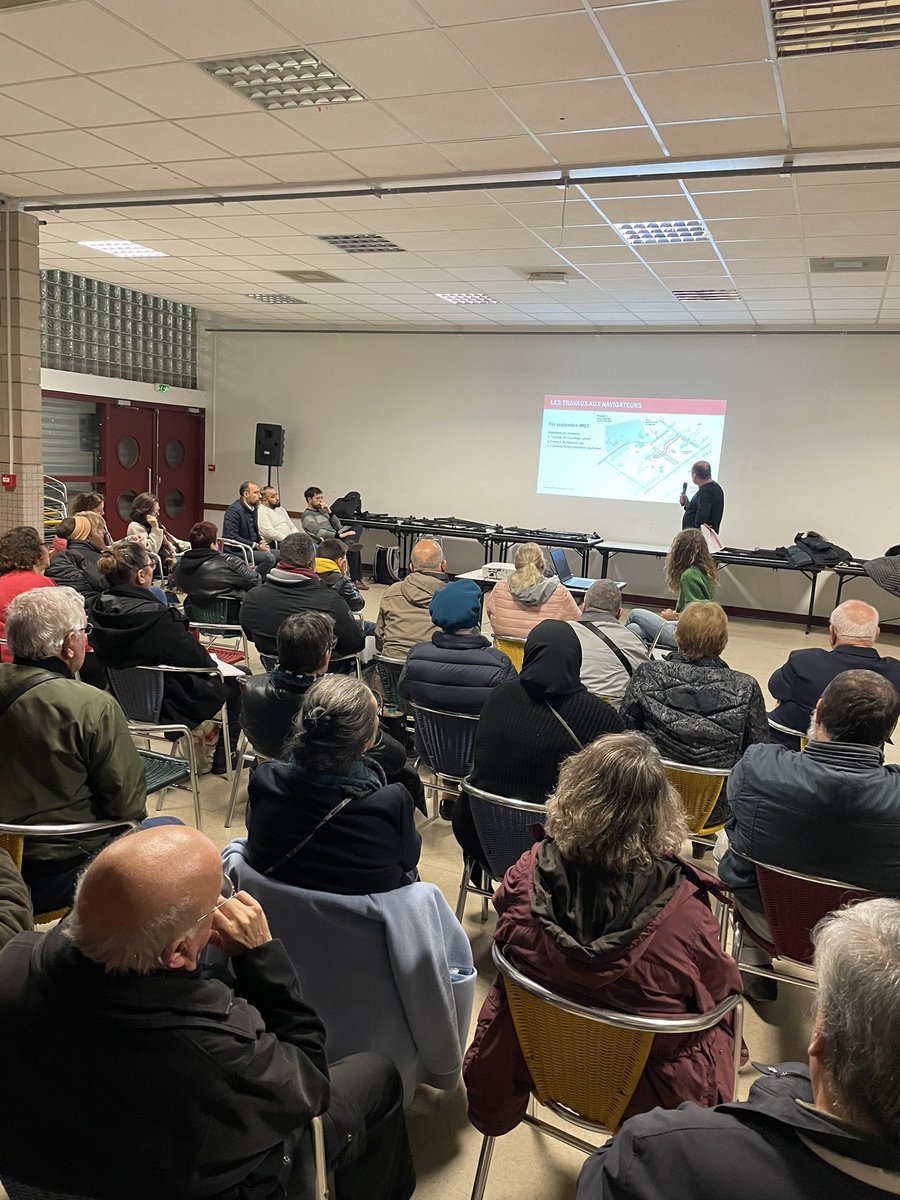 Groupe Valophis (@groupevalophis) on Twitter photo 🚧 Nouveau Projet de Renouvellement Urbain Navigateurs Nord à Orly
🎤 Ce jour, les équipes du <a href="/GroupeValophis/">Groupe Valophis</a>
et de la Ville d'Orly, en présence d’<a href="/ImeneSouidOrly/">Imène Souid</a>, Maire d’Orly, présentent le projet aux habitants.
#immobilierengagé #renouvellementurbain 🚧 Nouveau Projet de Renouvellement Urbain Navigateurs Nord à Orly
🎤 Ce jour, les équipes du <a href="/GroupeValophis/">Groupe Valophis</a>
et de la Ville d'Orly, en présence d’<a href="/ImeneSouidOrly/">Imène Souid</a>, Maire d’Orly, présentent le projet aux habitants.
#immobilierengagé #renouvellementurbain