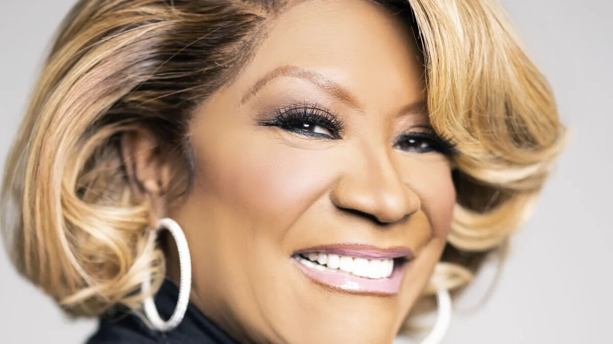 AfriamEntGuide's tweet image. Patti LaBelle knows a thing or two about smashing glass ceilings. After all, she was the frontwoman of two groups, Patti LaBelle and the Bluebelles and later, LaBelle

afriamentertainmentguide.com/entertainment-…
#makeuptime #makeupdaily #100daysofmakeupchallenge