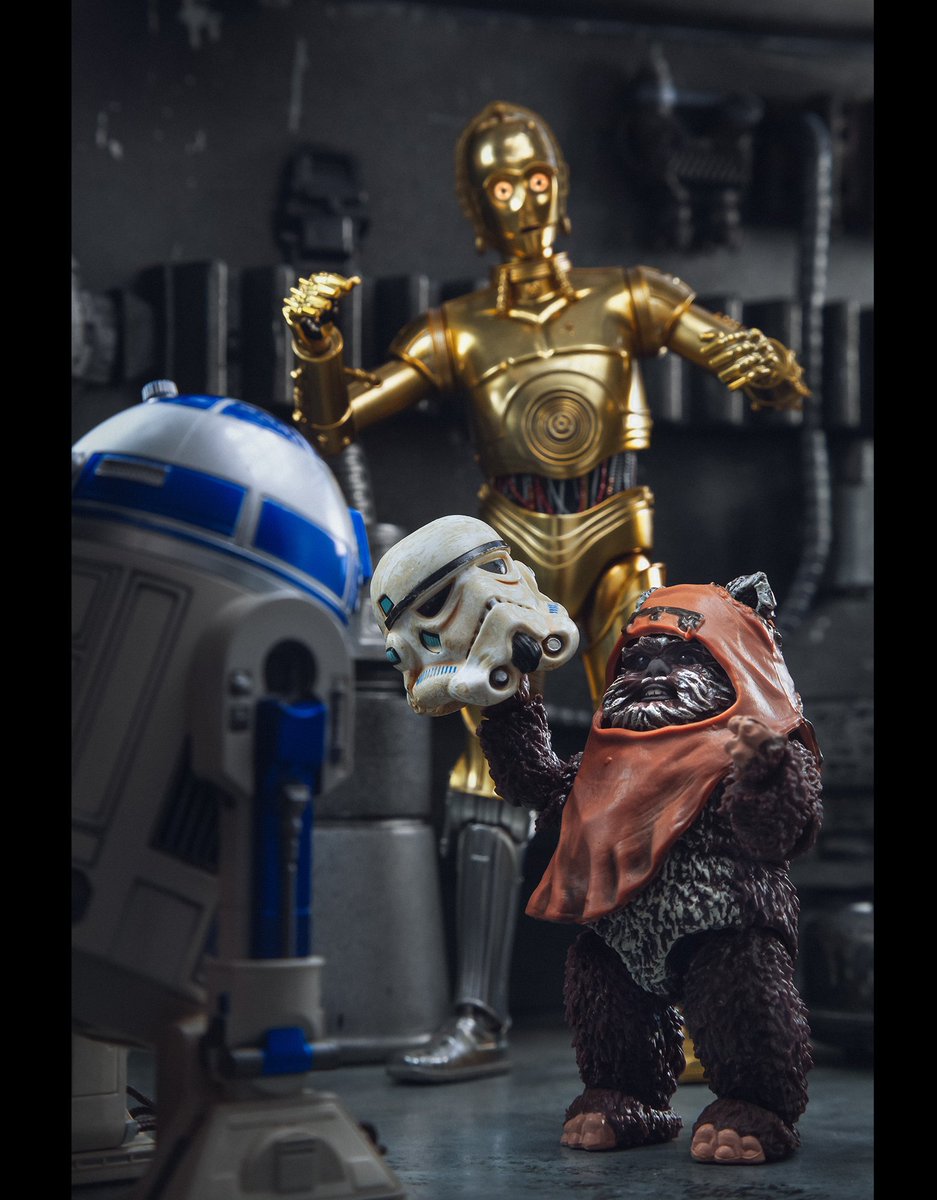 Endor souvenir! #StarWars #c3po #r2d2 #ewok #toyphotography #ActionFigure #toys #Chile <a href="/starwars/">Star Wars</a> <a href="/StarWarsLA/">Star Wars</a> <a href="/sw_holocron/">Star Wars Holocron</a> <a href="/ClassicStarWars/">Classic Star Wars</a> <a href="/Lucasfilm/">Lucasfilm</a>