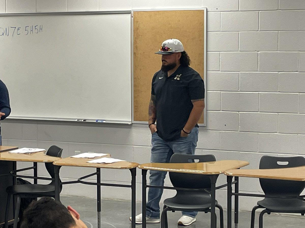 2023-2024 Kingsville Brahma Baseball Player/Parent Meeting. Thank you to all the players and parents that attended the meeting tonight. We are excited and looking forward to the upcoming season. #GoldStandard #braHMaKingdom