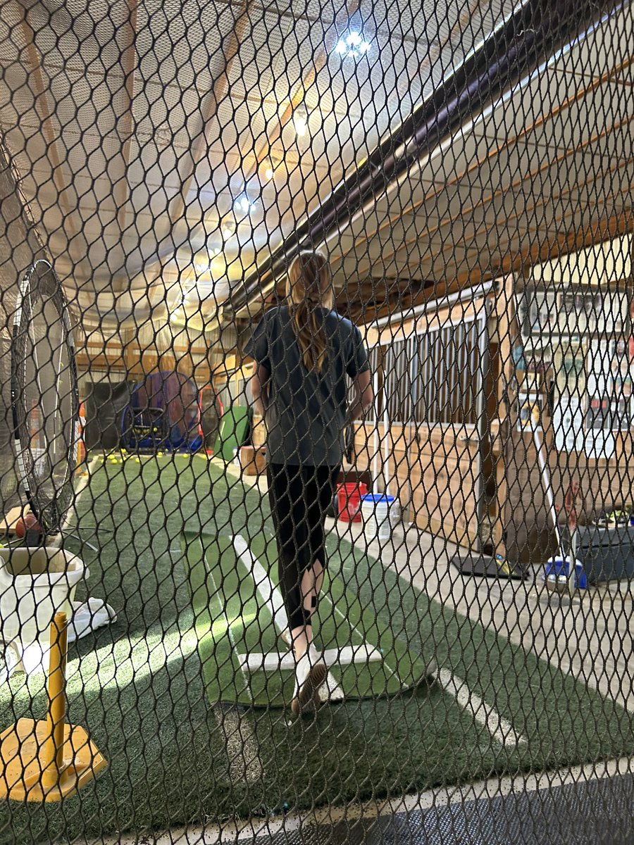 SydneyManring's tweet photo. Getting some work in for this weekend @ Hoover Municipal Complex! Come see us!! @Coach_PetrieSB @RedFlashSB @CoachKnerem @AshlandUSball @CoachLeedy @UFOilerSoftball @OtterbeinSB @coachjanelhayes @RaginCajunsSB @rsmidwest @BBOS_Nation @ExtraInningSB @StriveSoftball @CoastRecruits https://t.co/kQ88TFn85n