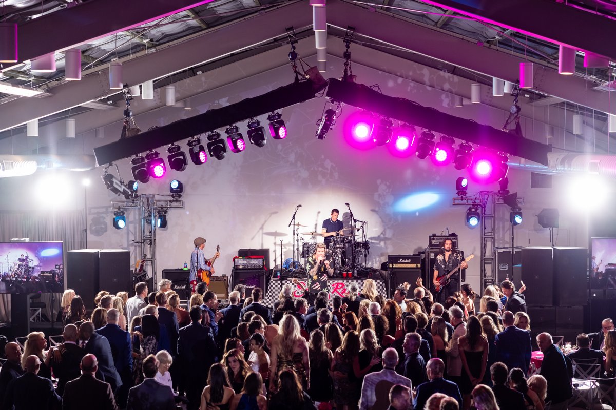 SupportBarrow's tweet photo. “The energy was unlike anything I had ever experienced before at a fundraising event. It was clear how passionate everyone was about the level of care and expertise Barrow provides.” – Mark McGrath

https://t.co/HAsxxhJ7TX

#NeuroNight #SupportBarrow #BarrowStrong https://t.co/G7gJvCkZP5