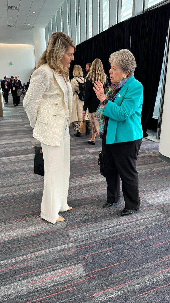 Great pleasure talking with <a href="/melaniejoly/">Mélanie Joly</a> you at <a href="/APEC/">APEC Secretariat</a> Summit 🇲🇽 and 🇨🇦 have a productive and friendly relationship through bilateral, trilateral and multilateral mechanisms. Both of us working for women inclusion through a feminist foreign policy!