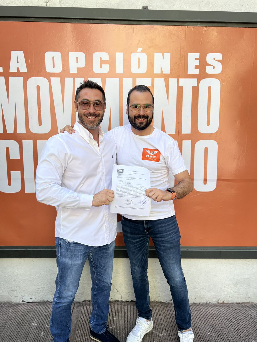 Rafa_ReynosoM's tweet photo. @IntoleranciaID @RamonFdzS @MovCiudadanoMX Con el gusto de acompañar a mi hermano @RamonFdzS a su registro como precandidato al #Senado por #Puebla #ElFuturoEsNaranja 🍊@DanteDelgado @FerMoralesMtz @MovCiudadanoPue @FedrhaSuriano @MovCiudadanoMX @paolarossano @natalia_ljim @samuel_garcias @PedroJimenezLe2 https://t.co/EyR5XUqe6B