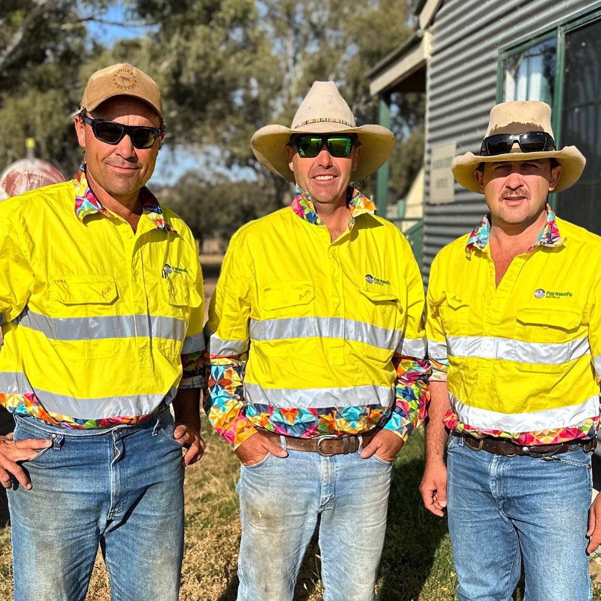 AMC_DirtDollars's tweet image. Boridgeree #harvest23 crew in our flash @farmsafe_australia @trademutt shirts for #agdayau. Today’s toolbox talk was about looking out for eachother, fatigue management &amp;amp; using the free FarmSafe Harvest Season Guide #farmsafety #safety #ausag #agchatoz #boridgeree #trademutt