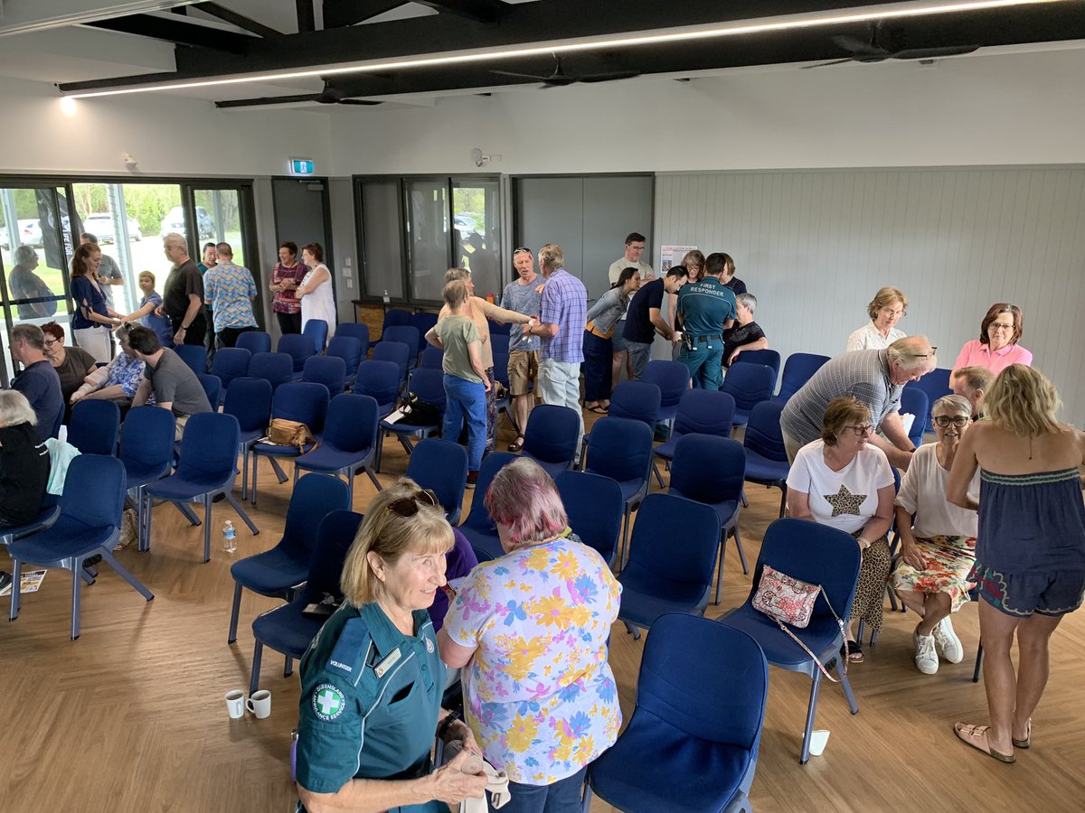 CNZdenek's tweet photo. 10 people &amp; 35 cats/dogs are bitten by snakes every DAY (on ave.) in Australia during warmer months (Aug-May). Most bites are retaliatory, due to attacks on snakes. To help prevent snakebite &amp; reduce that burden, we do snake education. Like this, incl’g a ✋s-on 1st-aid workshop! https://t.co/v7pri66fLP