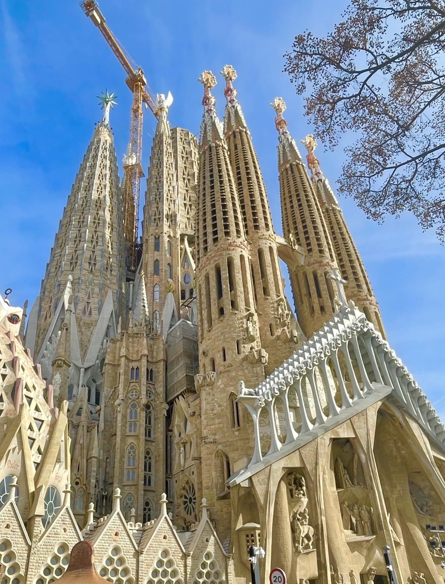 rob_dey's tweet photo. Very jazzy long weekend in Barcelona after a 20 year gap (time gallops by). It is just an incredible city. Still so much to go back and  see… 🇪🇸 https://t.co/YJ96GB9yG1