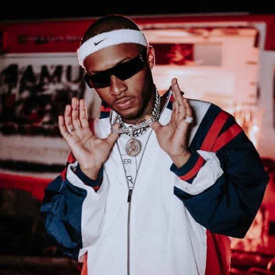 RapMais's tweet image. 🚨 Orochi responde Ebony após ser citado na música diss Espero que Entendam 

“Faltou muitos nomes na lista, faltou soltar podres de algum fanfarrões, poxa, só falou dos crias. Mas a música ficou braba, gostei da atitude”