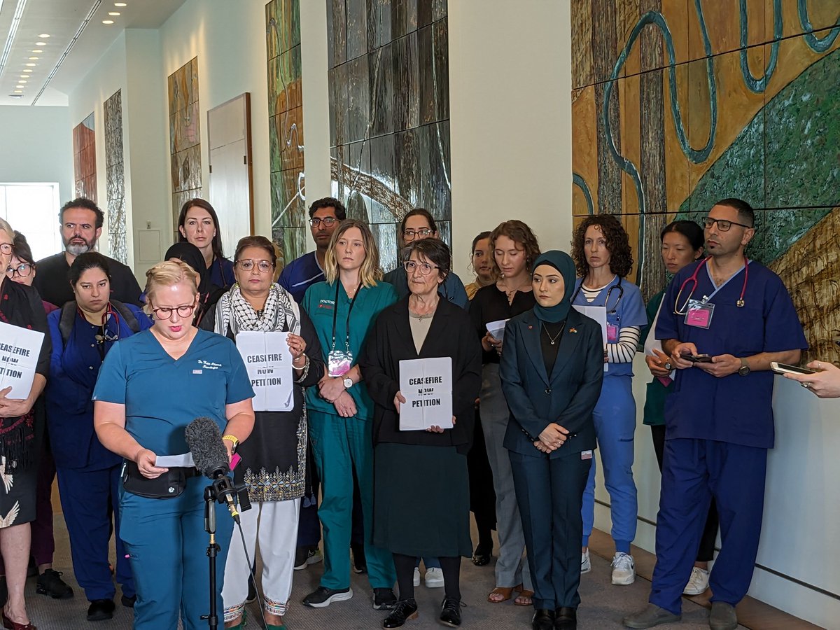 Paul_Karp's tweet photo. Labor's Maria Vamvakinou and Fatima Payman are standing with Greens, APAN and Coalition's Mark Coulton calling for immediate ceasefire in Gaza. #auspol https://t.co/SJW6ryp5R8