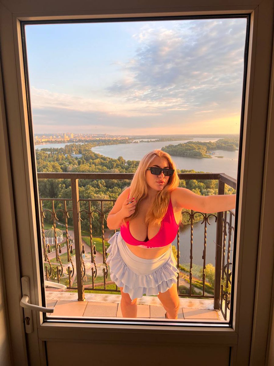alpinegoldd's tweet photo. I bought myself a new outfit but I really want to take it off.😈 Can you help me with that?
📷My secrets and lots of fun stuff below at the link⤵
https://t.co/mio1V2VBym https://t.co/x0J4Xt0kOC