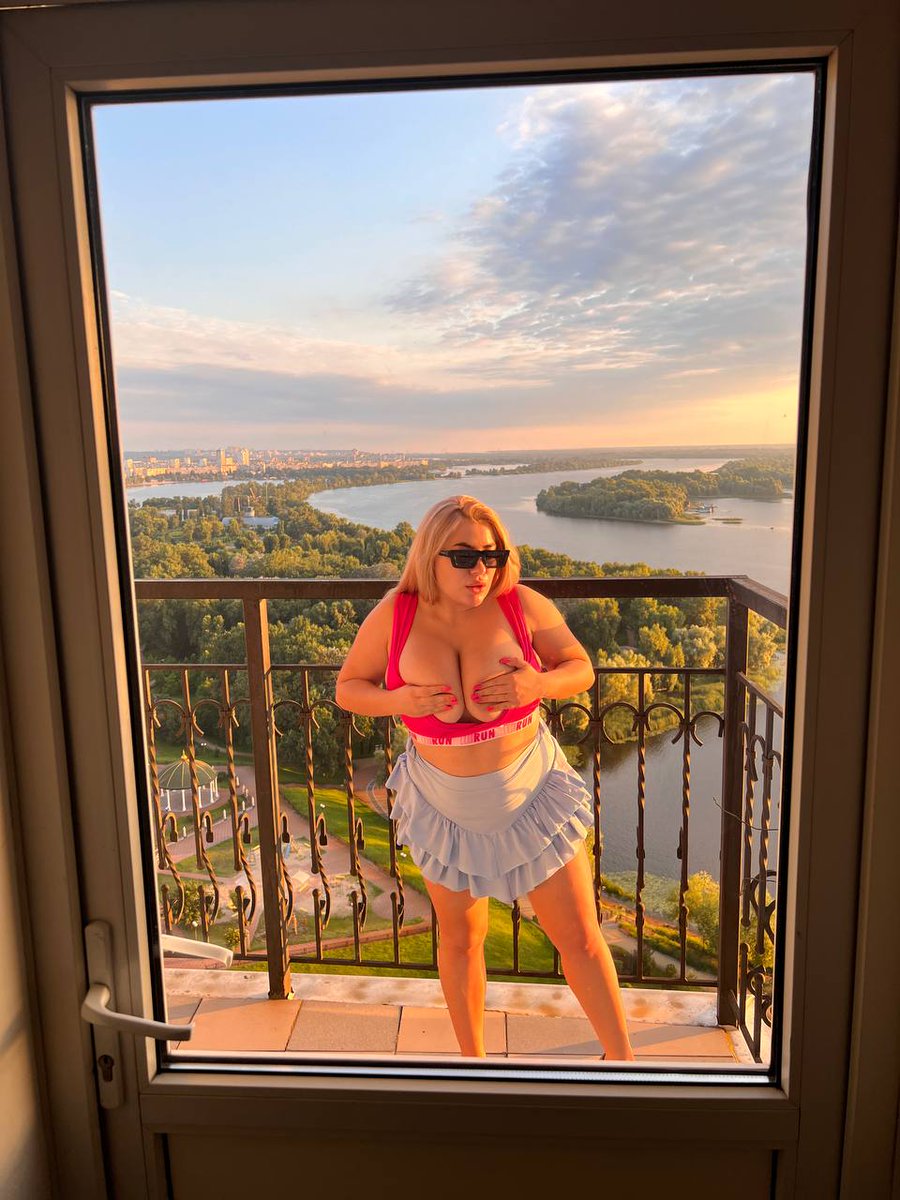alpinegoldd's tweet photo. I bought myself a new outfit but I really want to take it off.😈 Can you help me with that?
📷My secrets and lots of fun stuff below at the link⤵
https://t.co/mio1V2VBym https://t.co/zdhJsd9c1U