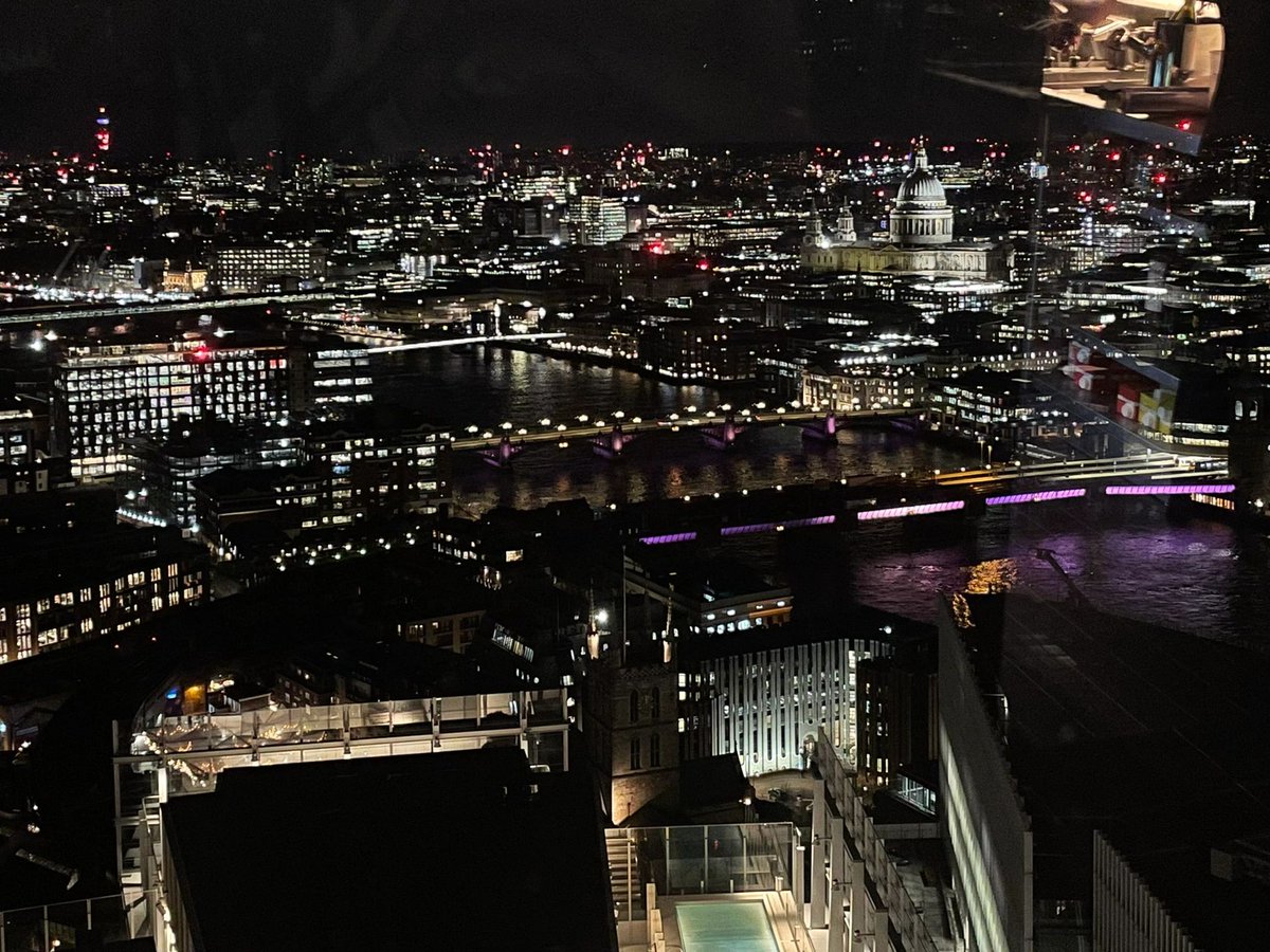 cythara_2011's tweet photo. "Embracing the vibrant energy of London's nightlife tonight – the city comes alive after dark! 🌃✨ #LondonNights #CityLights" https://t.co/YUiQwA2Txz
