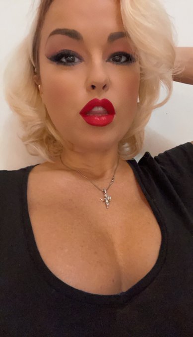 On #mistress https://t.co/0dGzUwz0ng<a href="/tag/mistress"class="tags">#mistress</a>