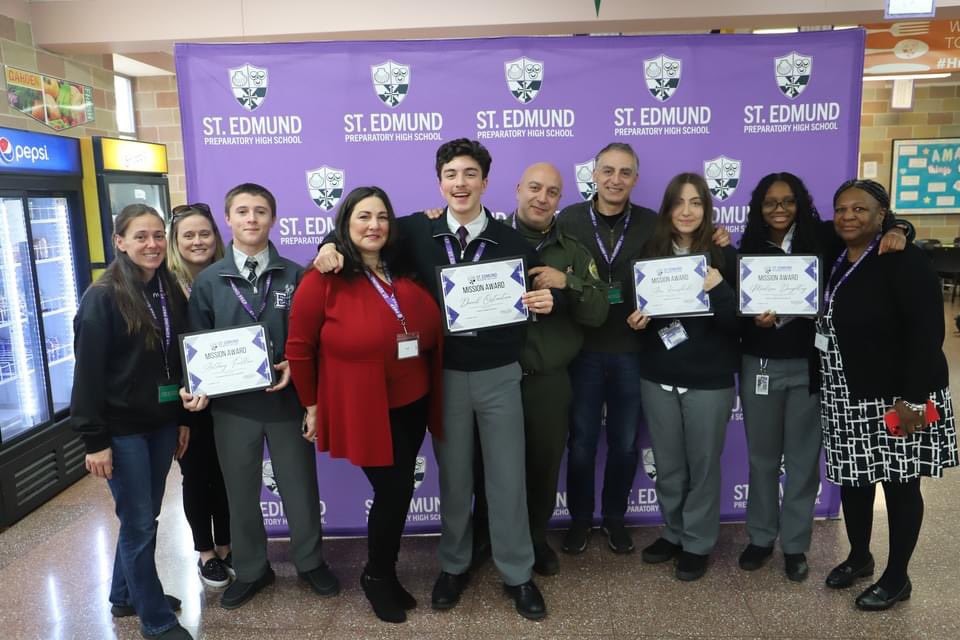 stedmundprep's tweet image. For the first time, SEP presented Mission Awards to those students who best exemplified the pillars of our mission during MP1. Students were nominated by their peers for recognition. Congratulations to our Mission Award recipients! 
 #BoldLearning #UncommonLeaders #SEPFamily