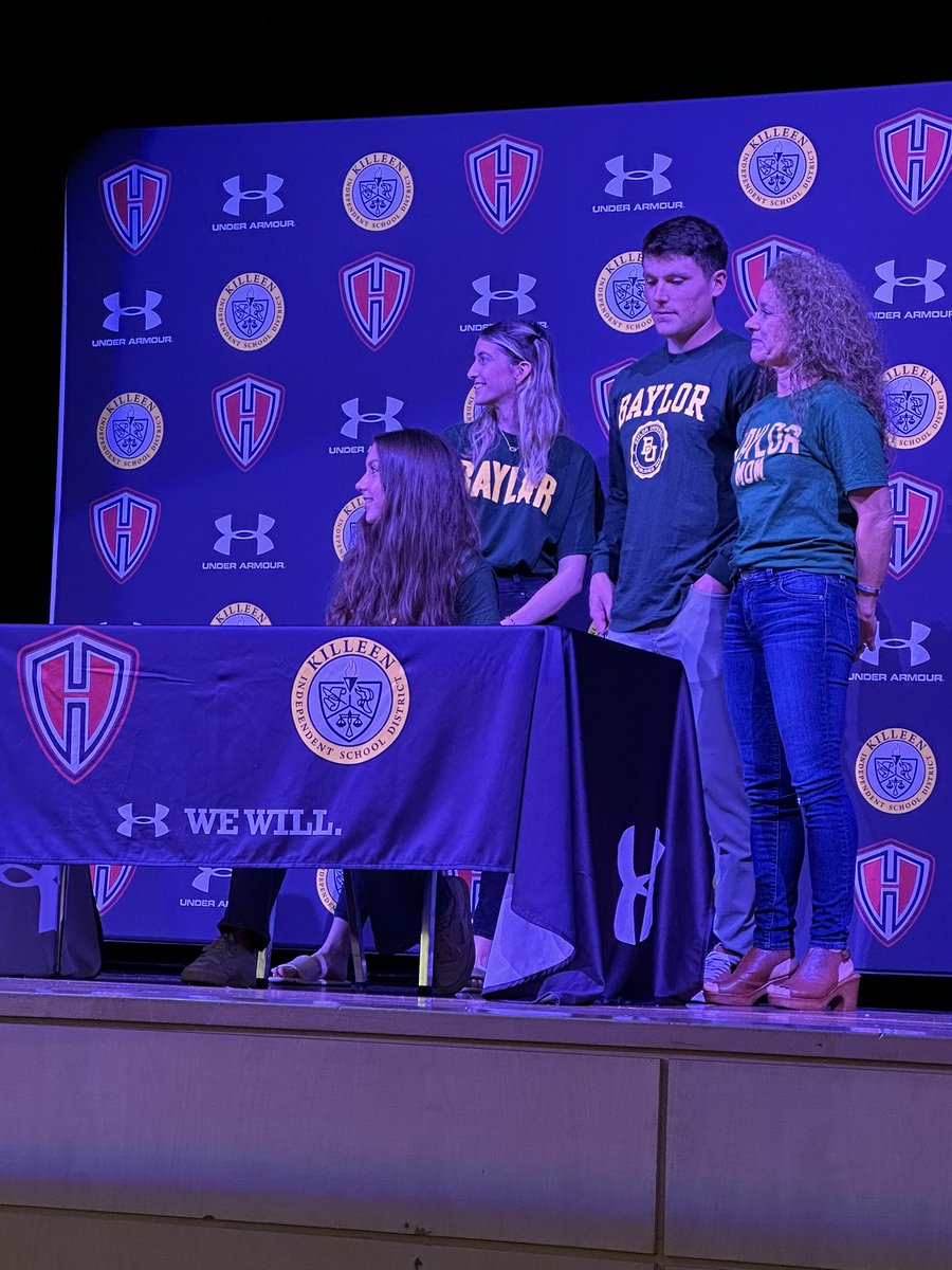 _theWeave's tweet photo. GOOD TIMES: Harker Heights Knights David Punch (@DavidPunch17) and Ella Perry (@ellaperry2024) were center stage Wednesday to celebrate signing their letters of intent. Punch is headed to @TCUBasketball and Perry to @BaylorAthletics for cross country 
@KilleenISD_  @AthleticsKISD https://t.co/iSrm3IftTW