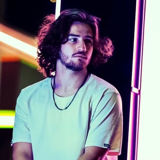 10thStreet's tweet photo. We are thrilled to welcome LECADE to 10th Street Entertainment! 
“From the moment I heard Lecade’s voice, I was hooked,” says Scott Frazier, Sr. VP at 10th Street Entertainment, to @MusicRow. @lecademusic's latest single "Next Town Over" is out now! 
https://t.co/q6VUVpF7lA https://t.co/0SIceCfqN6