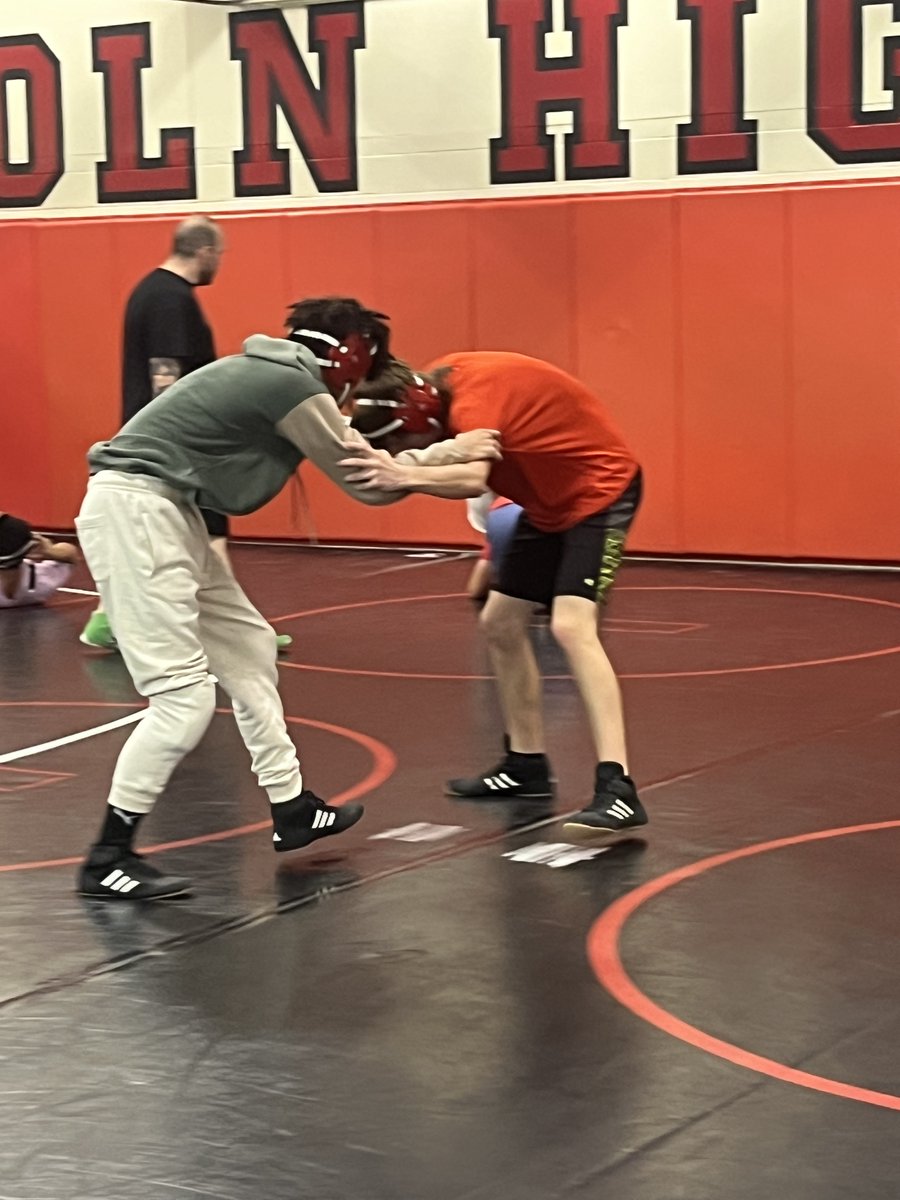 LPSAthletics's tweet photo. 2023-24 LHS wrestlers are hitting the mats! #GOLHS #GOLPS #GETINVOLVED https://t.co/aMLYp0861M