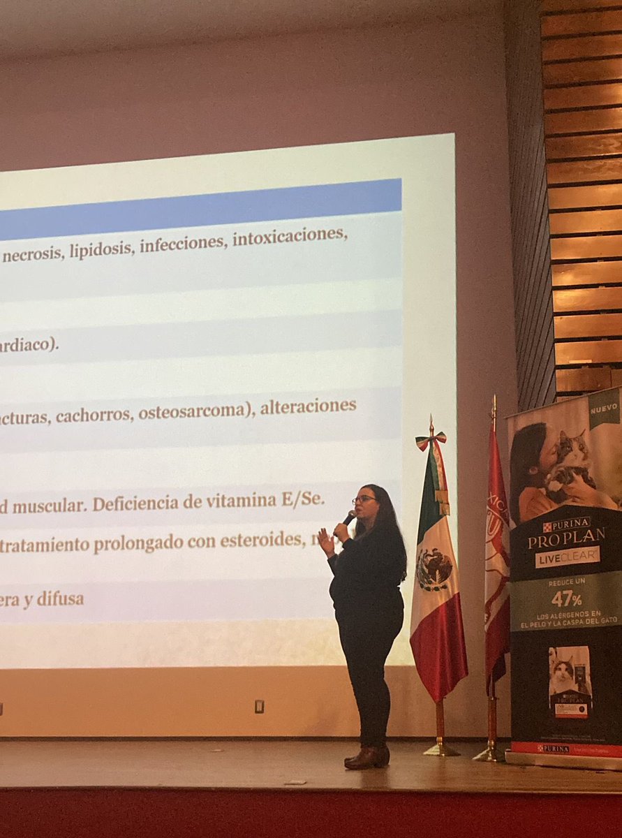 acmevez's tweet photo. La Dra Marina Guadarrama en su plática en las Segundas Jornadas de Gatos Domésticos. https://t.co/OFPIkgQIzP