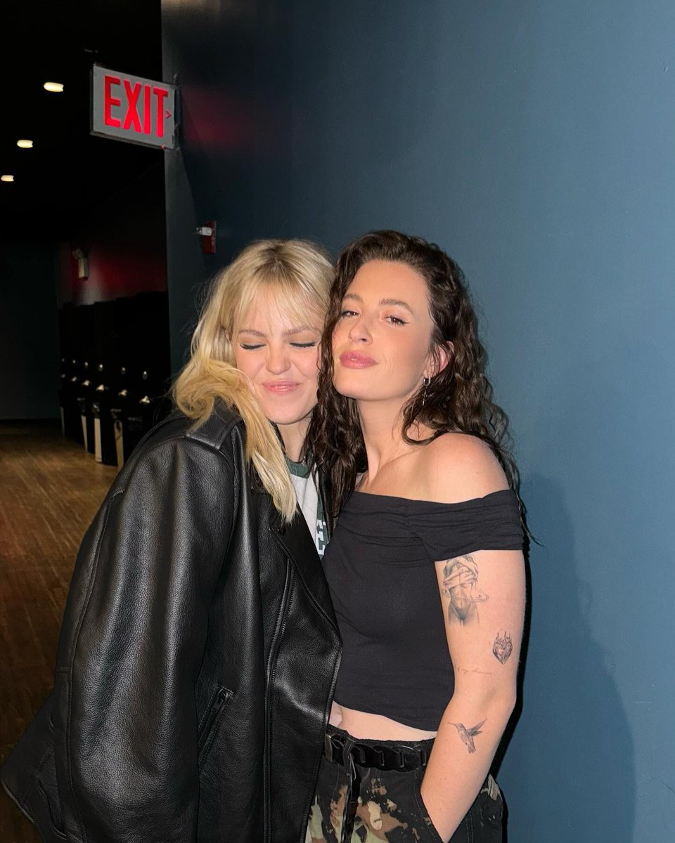 📸 | <a href="/reneerapp/">RMJ</a> and <a href="/findingfletcher/">FLETCHER</a> at Reneé’s New York show a few weeks ago

— via <a href="/findingfletcher/">FLETCHER</a> on Instagram