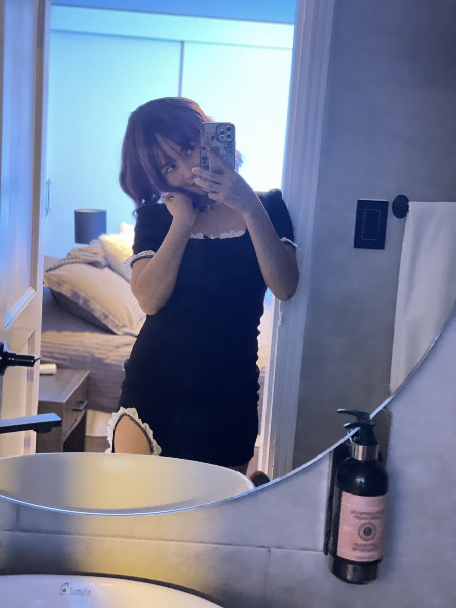 Cielo697's tweet photo. Hi loves You like this picture ? 😉 https://t.co/ZfiNp4dP3q