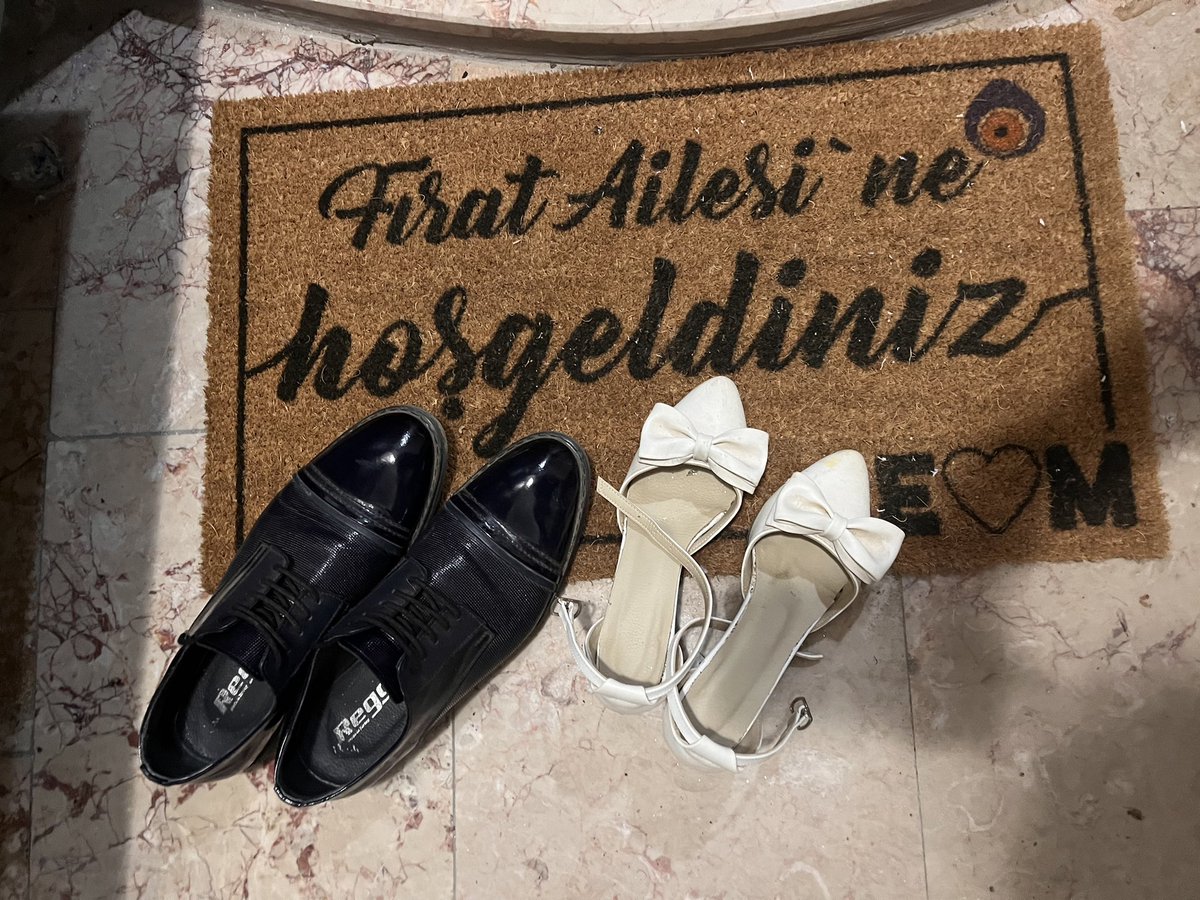 Evliliğin üçüncü gününden bildiriyorum evlenin arkadaşlar sevdiğinizle evlenin eğlenin gezin tozun mutlu olduğunuz insanın yanında olun 😘♥️🌸👰🏻‍♀️🤵🏻‍♂️