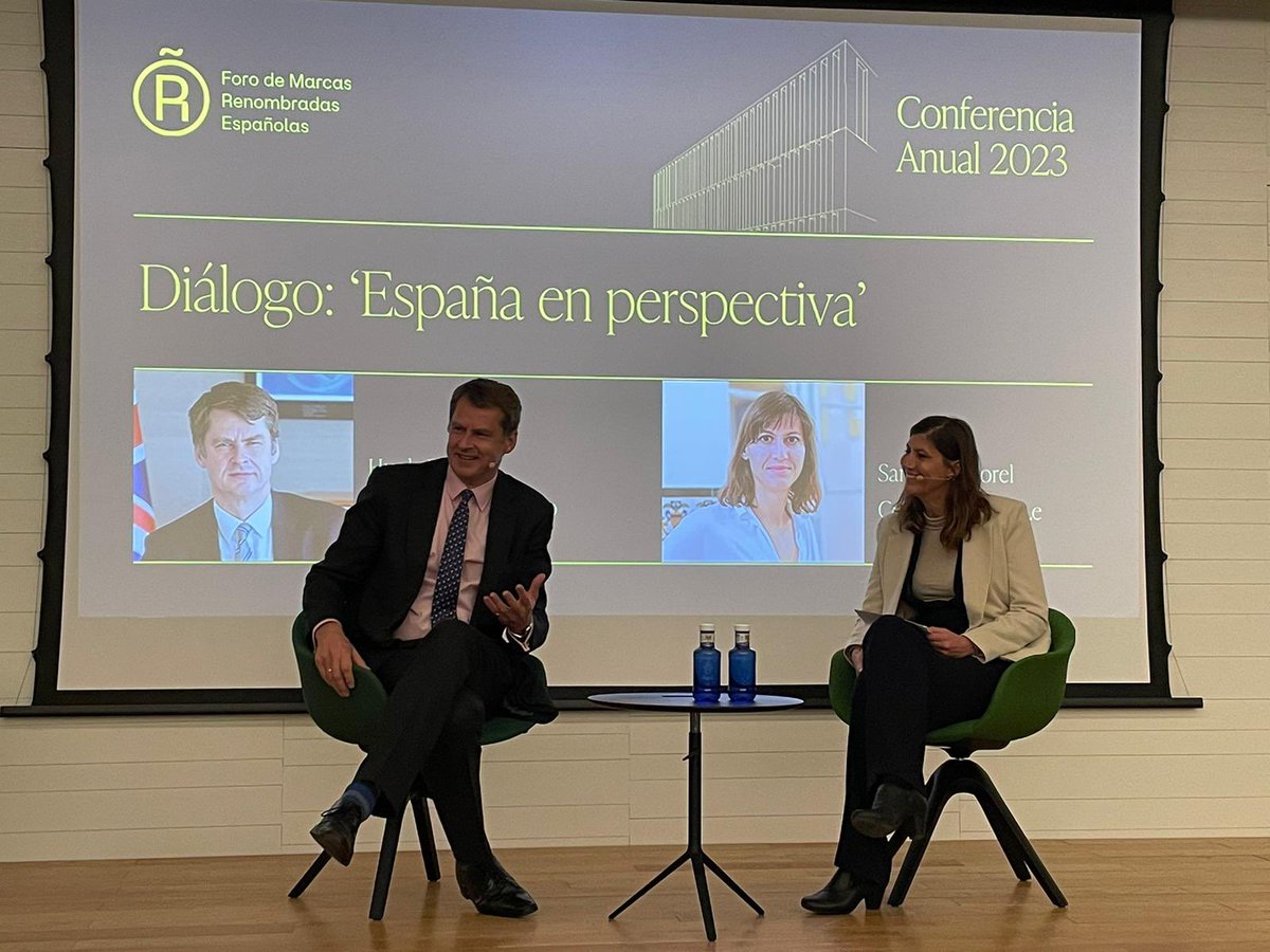 Un placer poder participar en la conferencia anual de @BrandsofSpain y hablar de la imagen de España en el exterior. ¡Por mi parte y por parte de mi país, es una imagen estupenda! Gracias a @Sandrinemorel por la charla y a @Galeriacolereal por acogernos