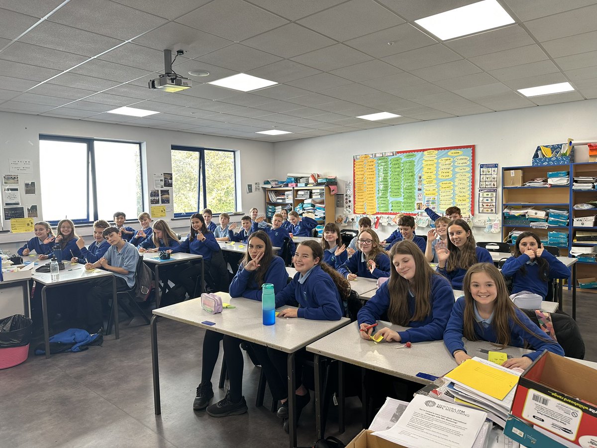 Great first languages session with Shadia. An amazing opportunity for our young linguists <a href="/MFLMentoring/">MFL Mentoring Cymru</a> <a href="/cardiffmlang/">Modern Languages</a> <a href="/YPantSchool/">Y Pant School</a> <a href="/y_history/">YPantHistory</a> <a href="/YPantEnglish/">Y Pant English</a> <a href="/pant_ed/">Y Pant Phys Ed</a> <a href="/maths_y/">Y Pant Maths Department</a> <a href="/ypantdramadep/">Y Pant Drama Department</a> <a href="/ValleFdez6/">🌊 Valle Fernández 🌊</a>