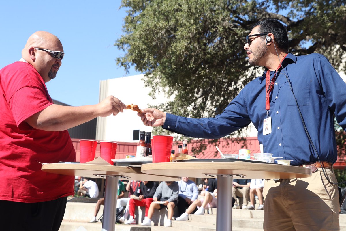 JBHS_dispatch's tweet photo. HOT ONES: Today during both lunches, four staff members completed the Hot Ones Challenge, eating increasingly spicy chicken wings. Ran by Business Professionals of America, four staff members were chosen by student donations with one vote for every dollar.

📸: Alex Edwards https://t.co/f5vx8al3e8