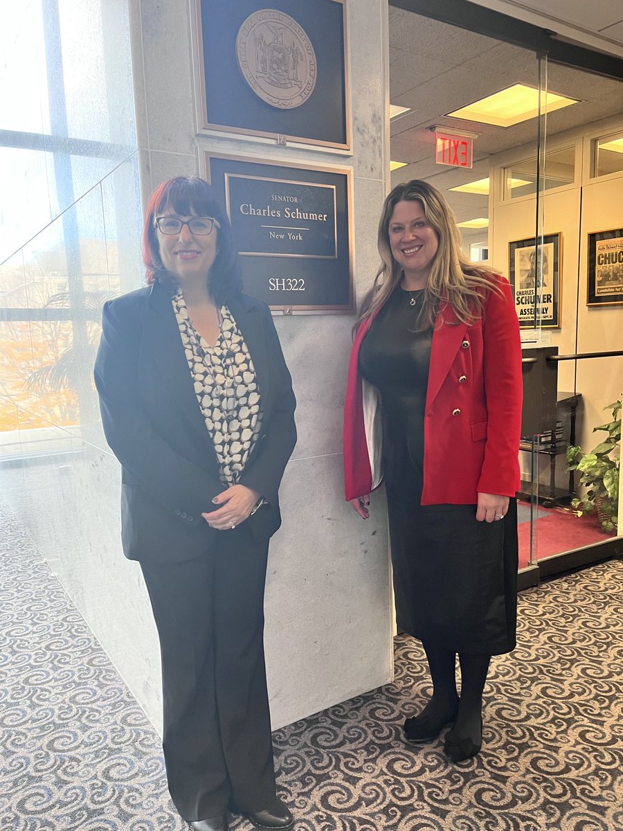 I had a great discussion with ⁦<a href="/SenSchumer/">Chuck Schumer</a>⁩’s staff on increasing mental health support for all students and keeping them safe from gun violence! Thank you for your time! ⁦<a href="/uncommonschools/">Uncommon Schools</a>⁩ <a href="/KIPP/">KIPP Public Schools</a> #CharterHillDay ⁦<a href="/mayarothbiz/">Maya</a>⁩