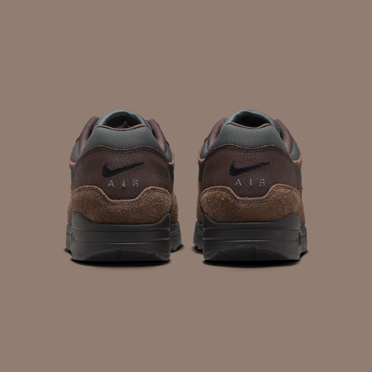 JustFreshKicks's tweet photo. Official Look at the Nike Air Max 1 "Beef &amp; Broccoli" 🥩🥦 https://t.co/PoTXKhK8mI https://t.co/2PJ7zUyWXi