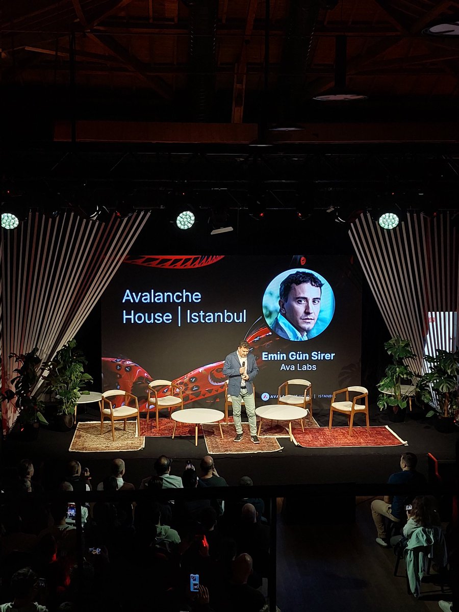 BU_blockchain's tweet photo. Beykent Blockchain olarak Avalanche House etkinliğindeydik!

Birçok oturumu içerisinde barındıran etkinlikte, sektörden kişilerin tecrübe ve fikirlerini dinleme; ekosistem içerisinde yer alan çok değerli insanlarla tanışma fırsatı bulduk. 💫

#DevConnect #AvalancheHouse https://t.co/pZnj2yvGh9