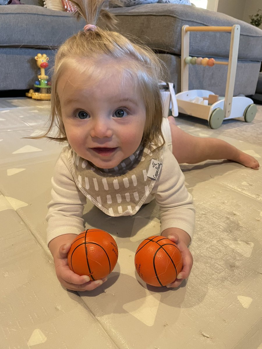mcunningham05's tweet photo. Nellie is ready to cheer on @QUHawksWBB Saturday with @KGerb_15 and Keegan! https://t.co/YgeyTJbewd