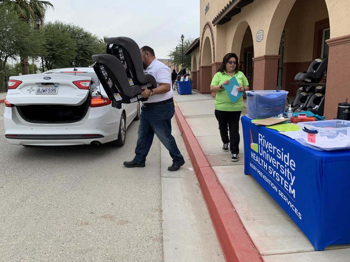 Some of our RivCo Public Health staff took part in a child car seat giveaway in Mecca today (Nov. 15). Public Health teamed with First 5 RivCo . Great event!