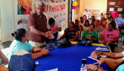 CBSTinfo's tweet photo. porque el ESEQUIBO es Nuestro, haciendo también la invitación a participar todos este Domingo #19Nov en el Simulacro Electoral.

#ElSolDeVenezuelaNaceEnElEsequibo 
#ElEsequiboEsNuestro 
#Vota5VecesSi 

@NicolasMaduro 
@torrealbaf
@WillsRangelCBST
@SoyRevolucion4
@MovNacTrabajoVT https://t.co/ldDoB3Vz7n