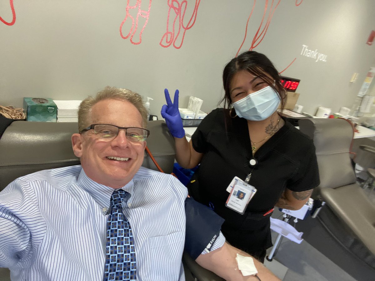 jeffborek's tweet photo. World news got you down? You can #savealife by #donateblood at @BloodworksNW like many @Rotary members do. Doesn’t take long and the staff is great. 💜🩸💪 Ask for Cat, she’s the best. 😻 #SeattleRotary https://t.co/00kmg2FBfP