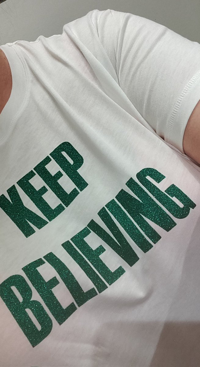 I just got a new t-shirt today, with green writing on it in the exact same shade as the eyeshadow I wore at ClusterCon, with this inspirational quote... Is that a sign?!? 😜

#SaveLockwoodandCo 
#LockNationFashion 
Rapiers Ready