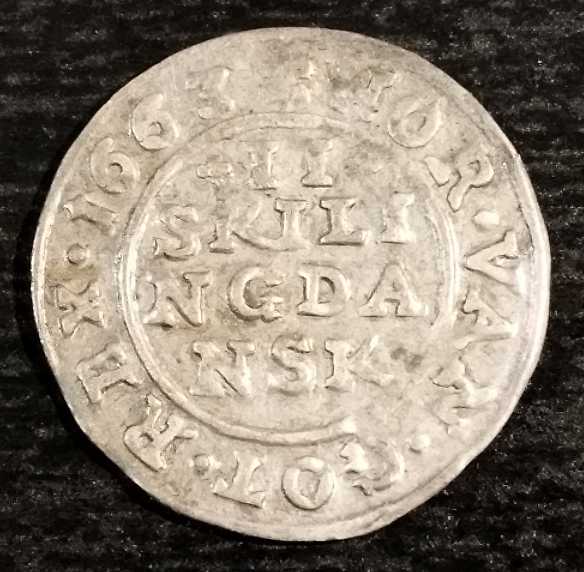 FunWithCoins's tweet photo. My pickups from the last coin club auction:

2 skilling 1663
16 skilling 1716
#coins #numismatics https://t.co/iuSBprh6RJ