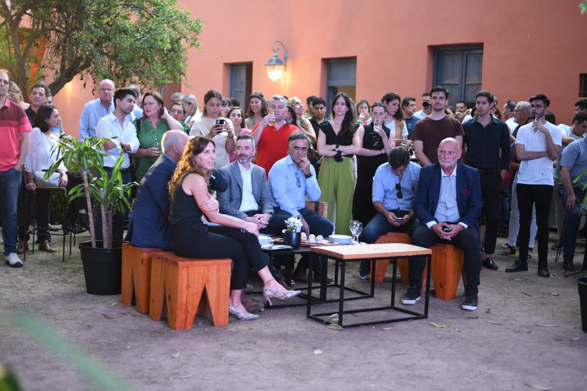 AgenciaIyE's tweet photo. 🤩📊Donde junto al director @pabloiperalta presentaron la evolución del ecosistema en los últimos años y el impacto de nuestra #AgenciaIyE https://t.co/EZ12CTyA6V
