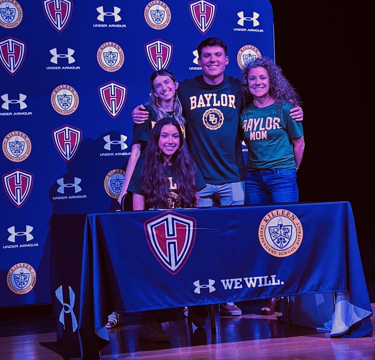 MarkHum7's tweet photo. 2023 Harker Heights @HhhsKnights National Signing Day! Proud of David (TCU) and Ella (Baylor) continuing their academic &amp; athletic careers at the next level! 

#RepTheShield 🛡️ #HonorHeights ⚔️

@KilleenISD_ @AthleticsKISD https://t.co/lvTtrqNqja