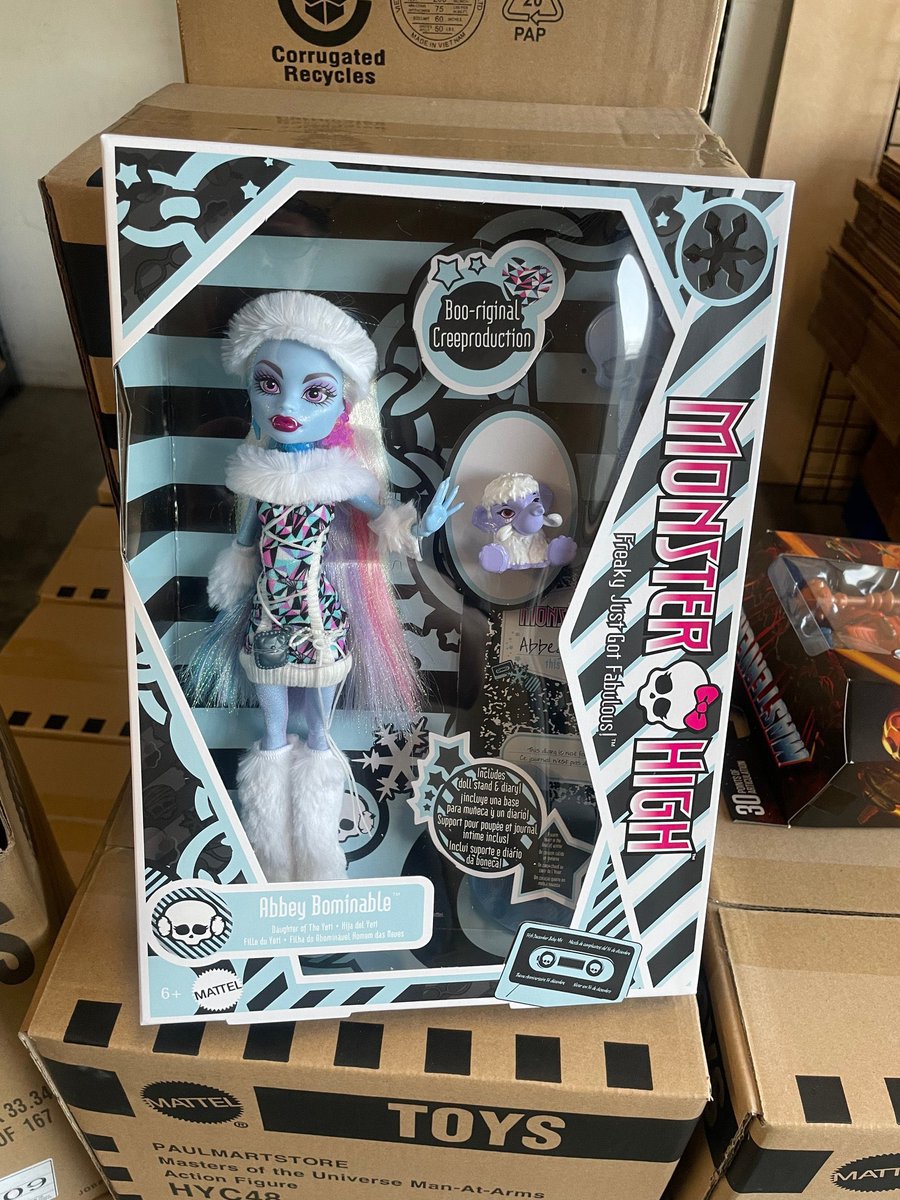 anelimonster's tweet photo. I know nobody asked but here’s my opinion:

Abbey looks hideous.
Ghoulia looks good.
Spectra looks stunning. 

#MonsterHigh #monsterhighalumni #monsterhighdoll #monsterhighdolls #monsterhighfan #monsterhighcollection #creeproductions #reproduction #dolls #dolltwt #doll https://t.co/1qyvB9q0HG