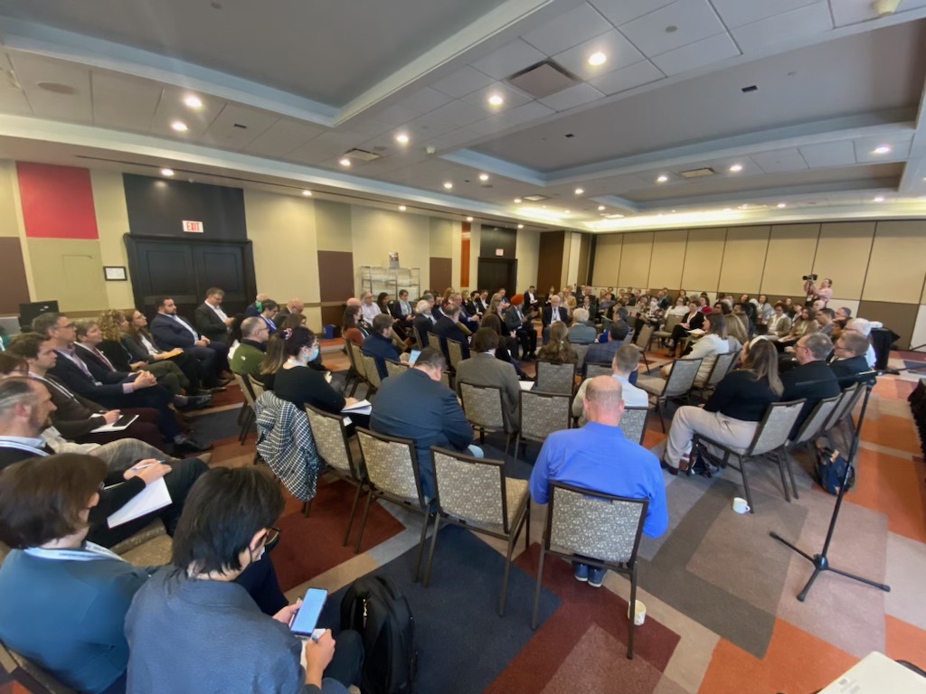 Ocean_Networks's tweet image. “ONC is a major research facility (#MRF) that brings international collab on cutting-edge research &amp;amp; innovation to #Canada. Policies supporting long-term stewardship will maintain our leadership in ocean science+climate solutions.”
🗨️ONC Dir Corp Serv, Daniela Loock @ #CSPC2023