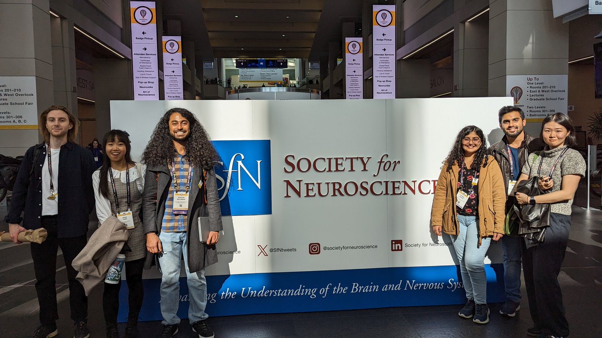 the_memory_guy's tweet photo. First SfN done alright! 🙌
@SarahMaster17 @ZoeDuan2 @lindromat @NeuKhatrInSci @Zidan_Yang @ShouvikMajumd11 @ekintuncok @RobertWoodry #SfN2023 https://t.co/LmXFRRUrY7